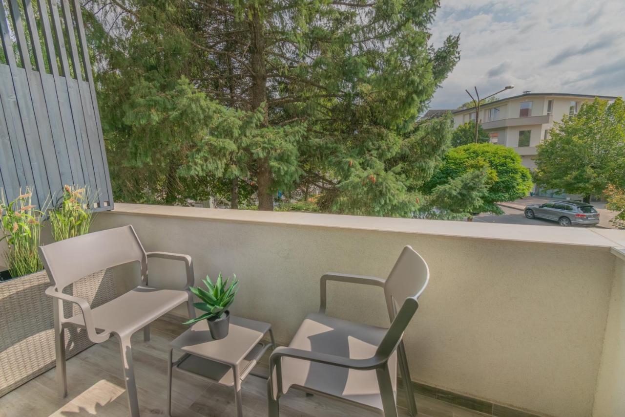 Hotel Osetia Garden Momtsjilgrad Buitenkant foto