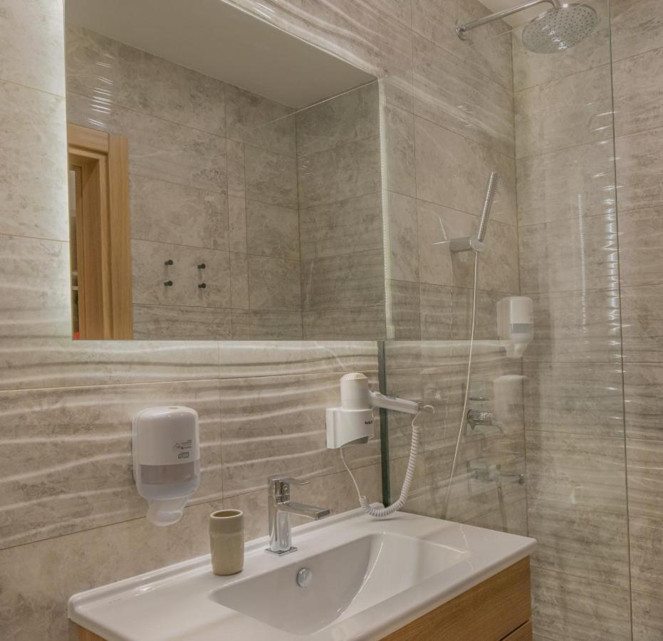 Hotel Osetia Garden Momtsjilgrad Buitenkant foto