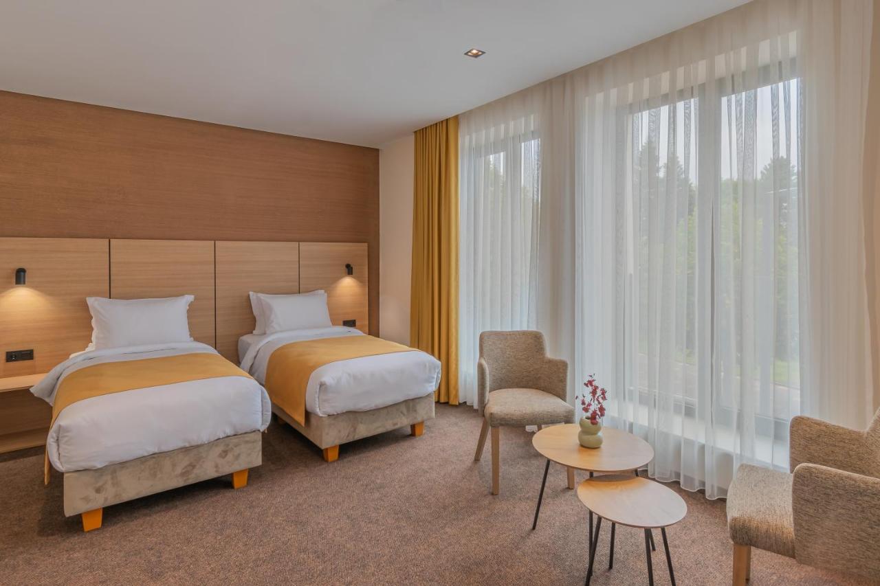 Hotel Osetia Garden Momtsjilgrad Buitenkant foto