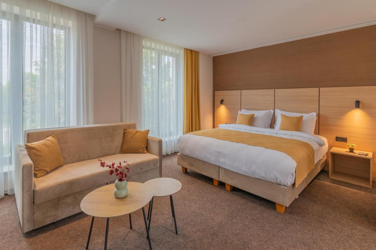 Hotel Osetia Garden Momtsjilgrad Buitenkant foto