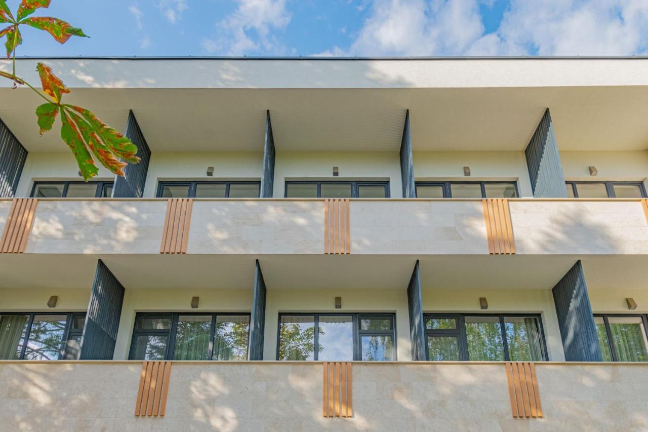 Hotel Osetia Garden Momtsjilgrad Buitenkant foto